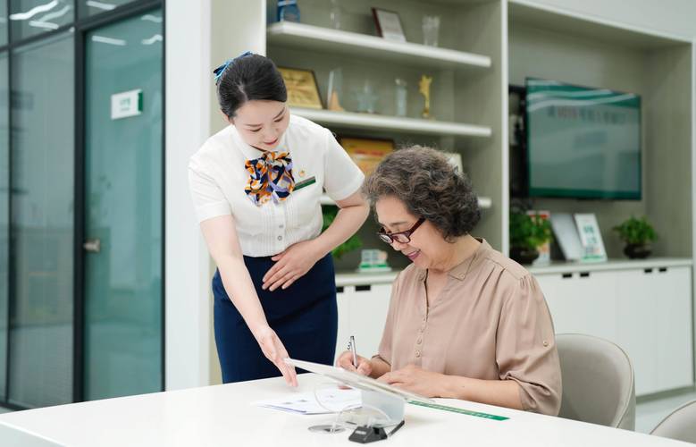 健民医保卡怎么取现银行卡余额，很多人都搞错了